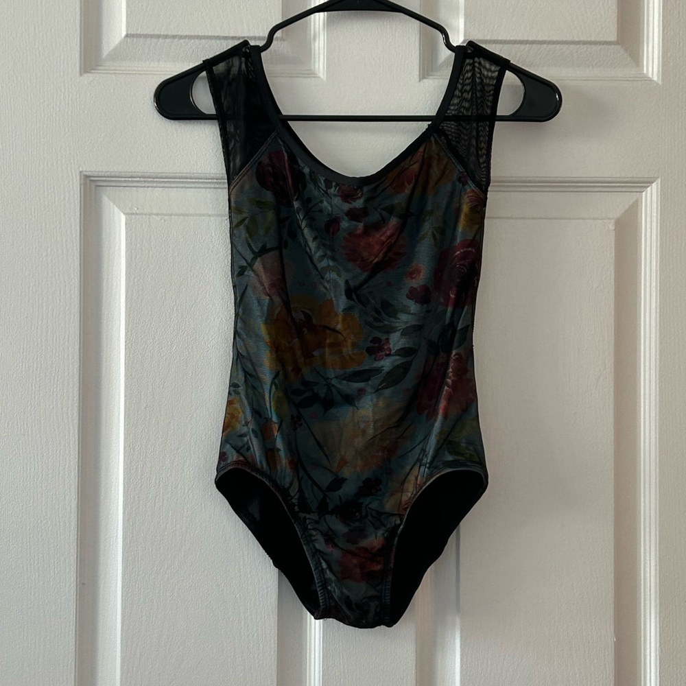 Capezio leotard size Small